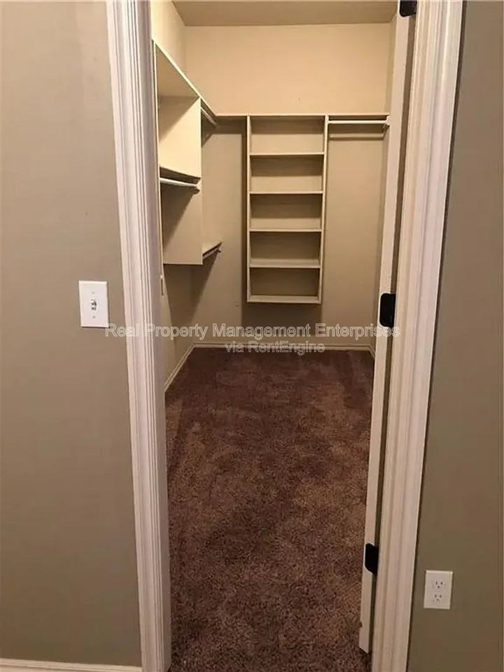 1846 Cypress Ln - Photo 7 of 8