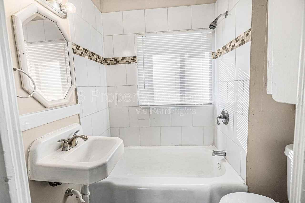 5713 Brooklyn Ave - Photo 7 of 8