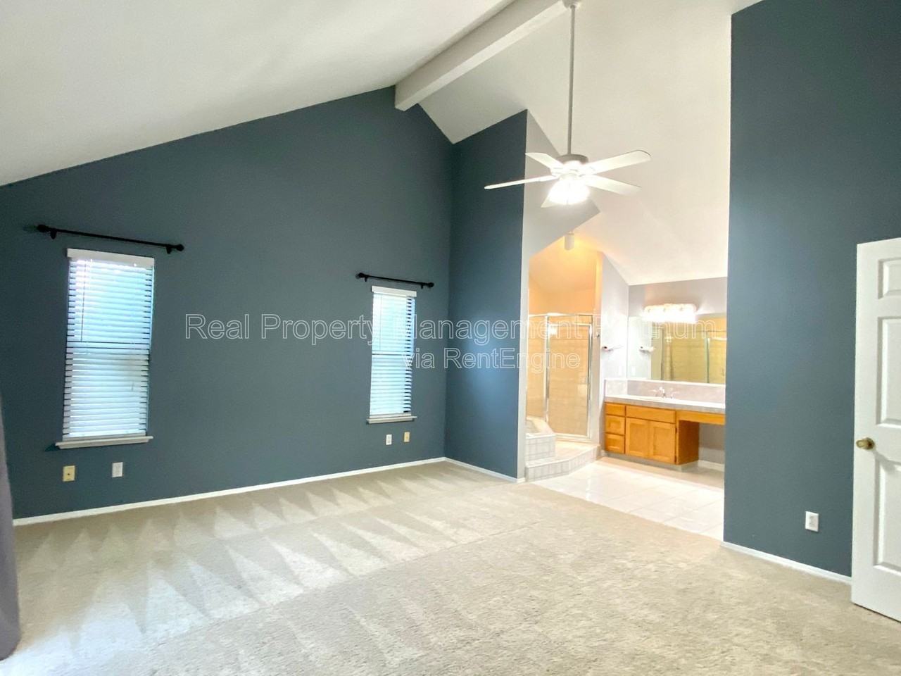 672 W Ellery Ave - Photo 3 of 26