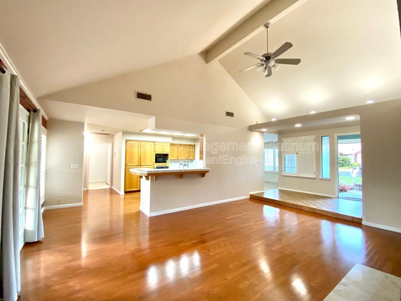672 W Ellery Ave - Photo 6 of 26