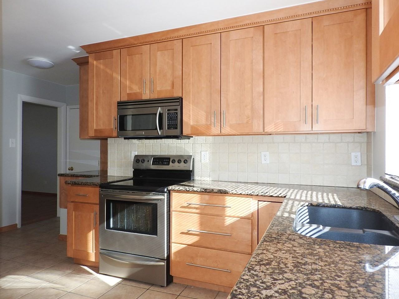 760 Oneida St - Photo 3 of 21