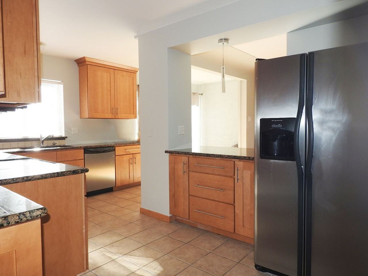 760 Oneida St - Photo 4 of 21