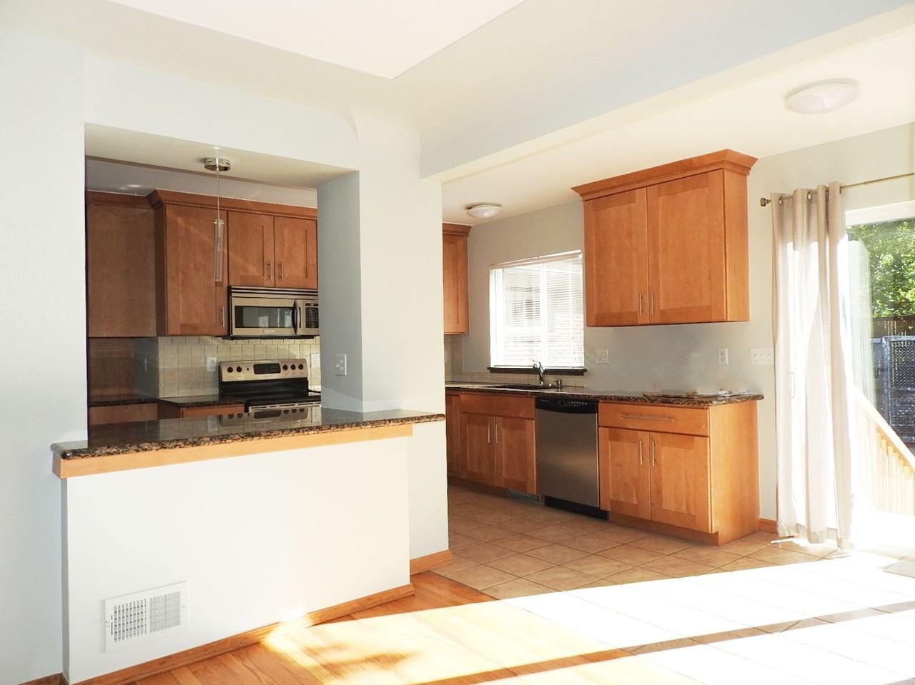 760 Oneida St - Photo 5 of 21