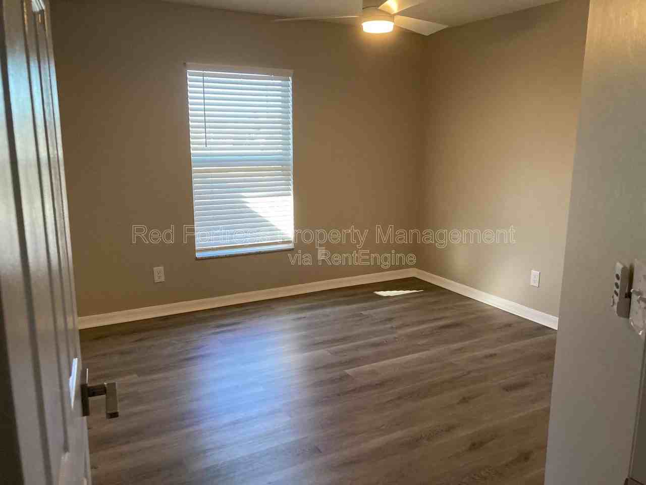 110 Sw 17th Pl - Photo 5 of 12