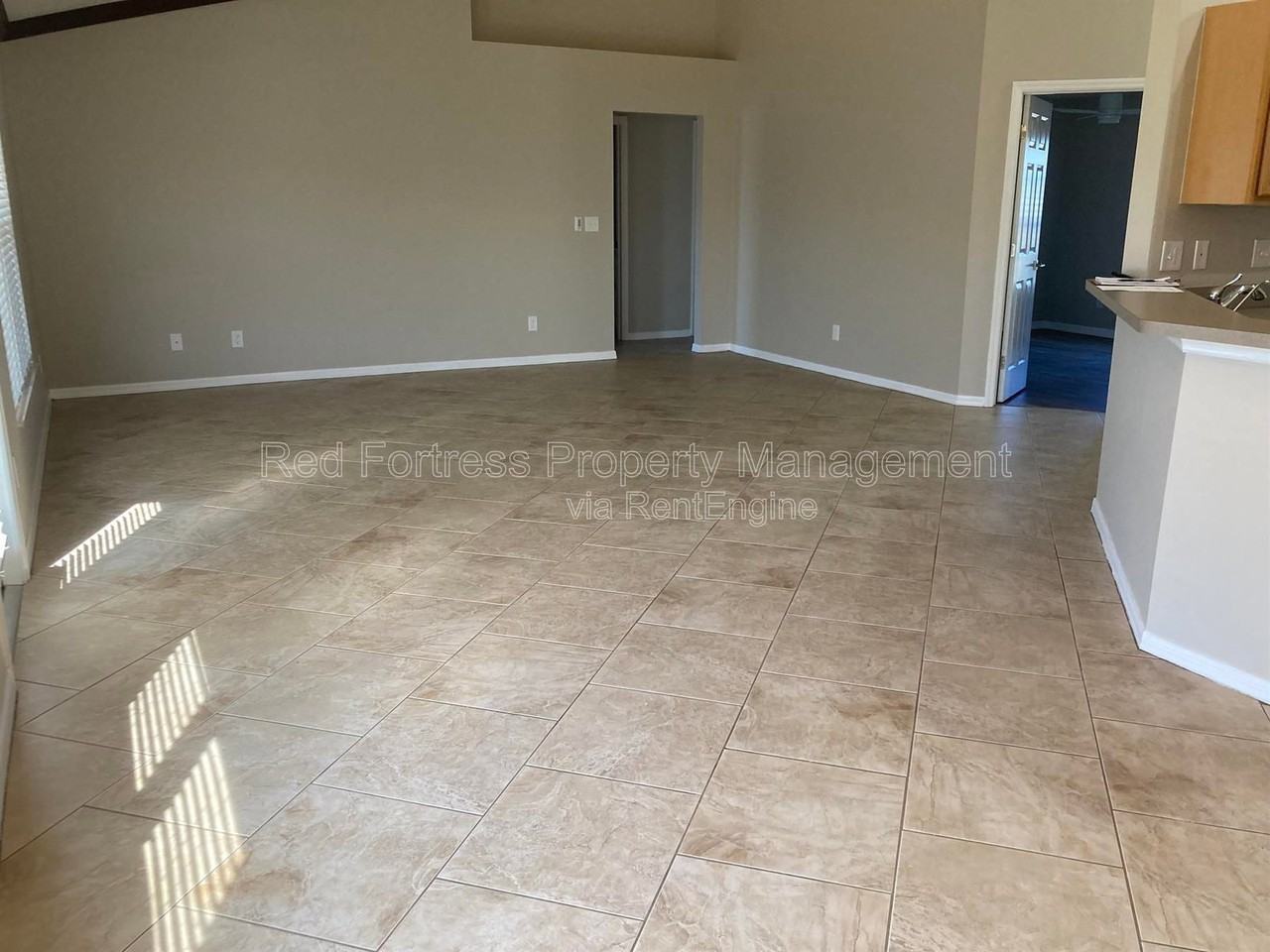 110 Sw 17th Pl - Photo 6 of 12