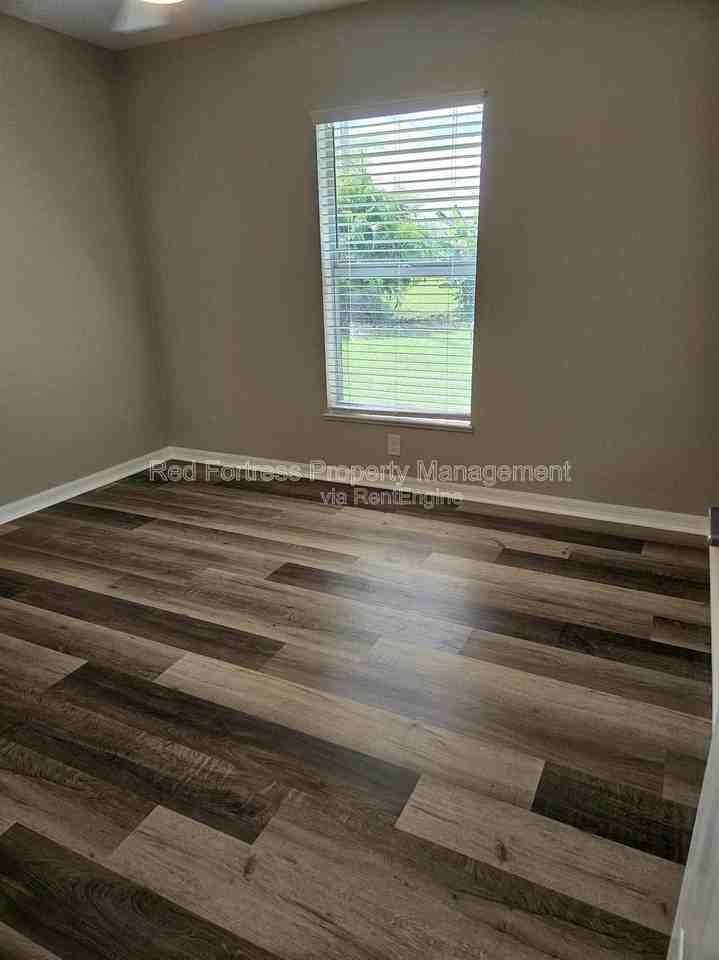 1138 Nw 15th Ter - Photo 3 of 13