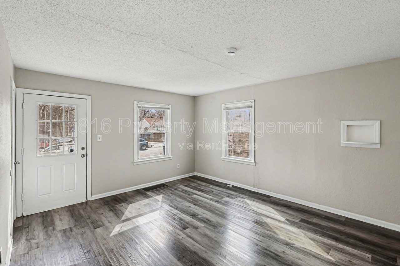 7036 Bellefontaine Ave - Photo 3 of 15