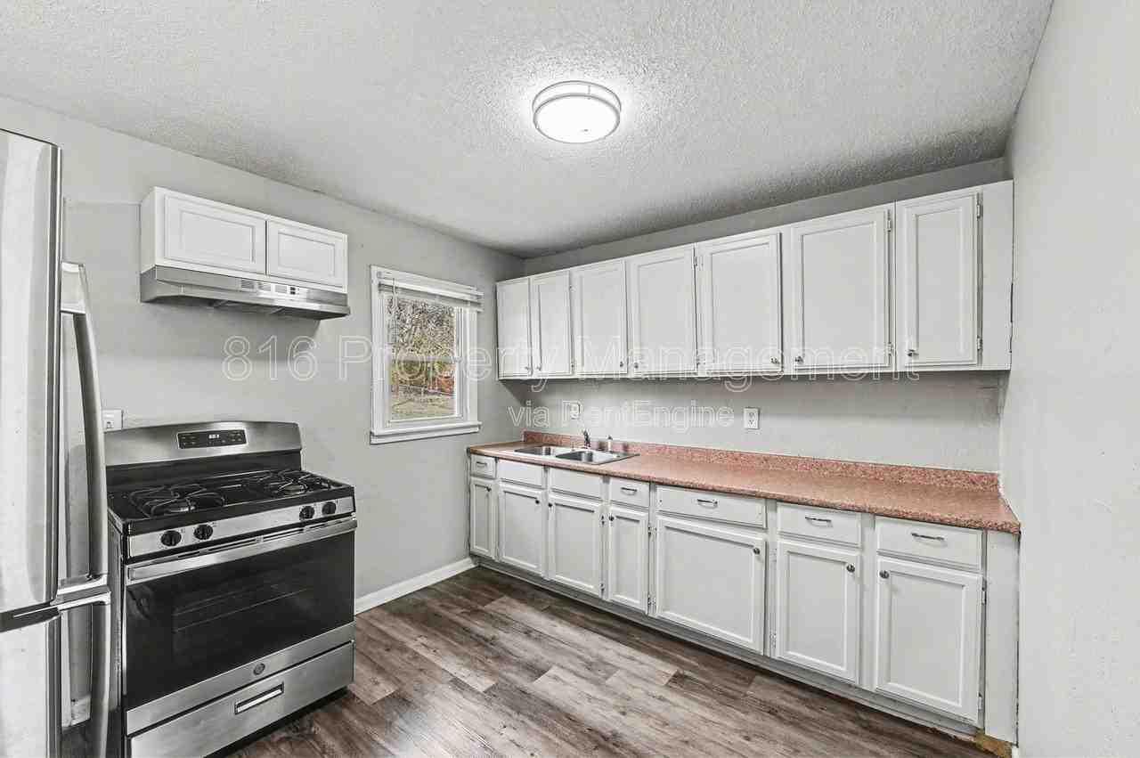 7036 Bellefontaine Ave - Photo 7 of 15