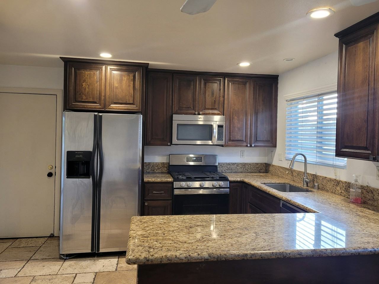 639 Calle Tulipan - Photo 3 of 11