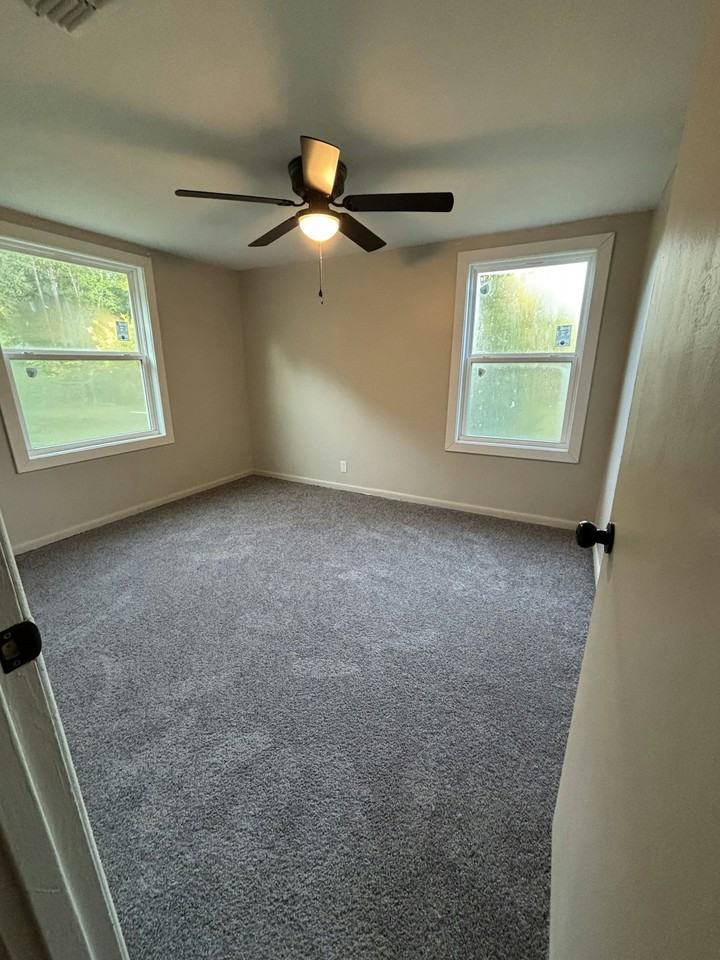 902 George Hill Road - Photo 6 of 7