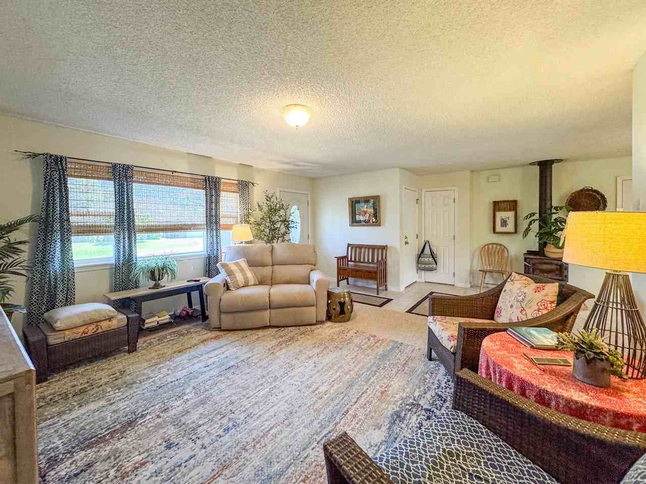 814 South Street - Photo 3 of 24