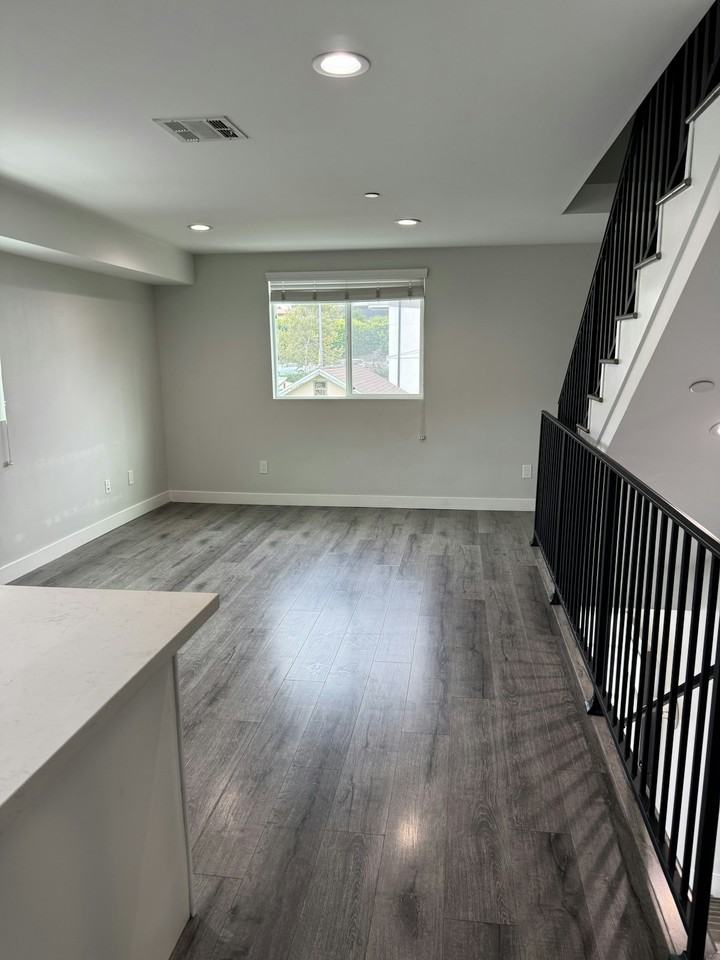 4454 Turquoise Street, Unit 4456 1/2 - Photo 3 of 3