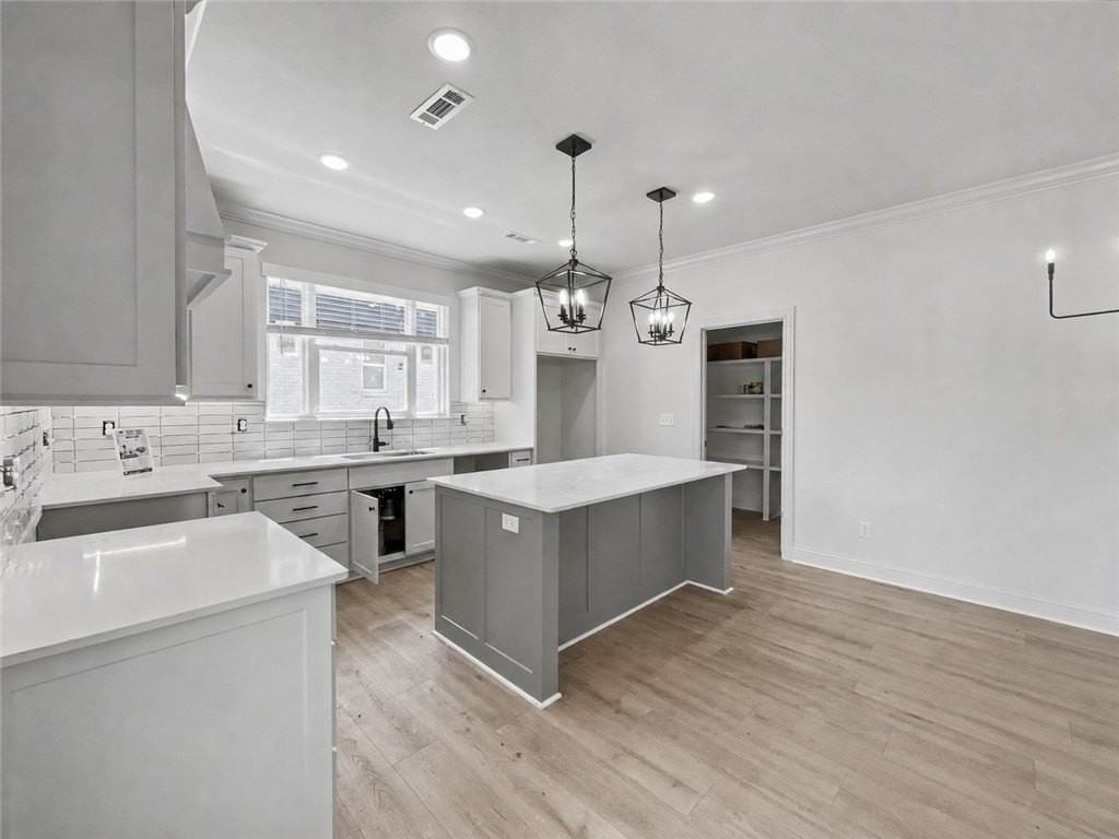 6800 Sw Basswood Ave - Photo 5 of 19