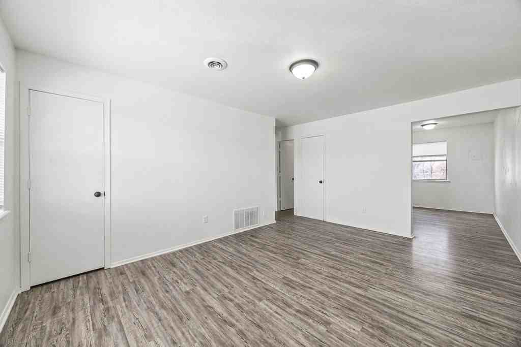 1931 W Deane St #G - Photo 5 of 18
