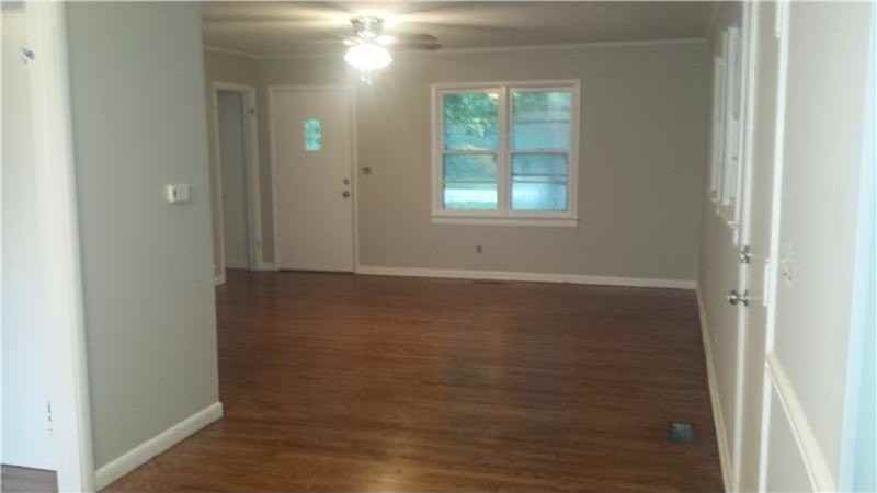 1642 N Oakland Ave - Photo 2 of 8