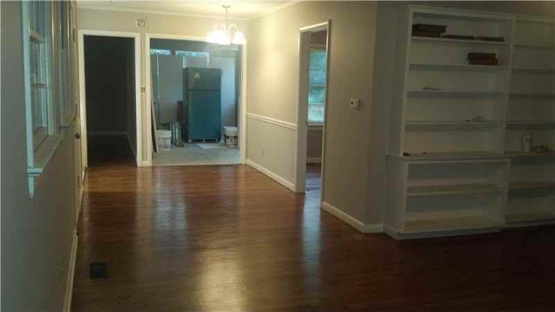 1642 N Oakland Ave - Photo 5 of 8