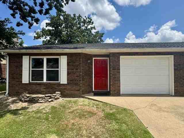 1023 S 26th St - Photo 2 of 18