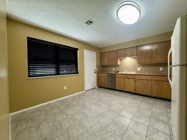 1023 S 26th St - Photo 6 of 18