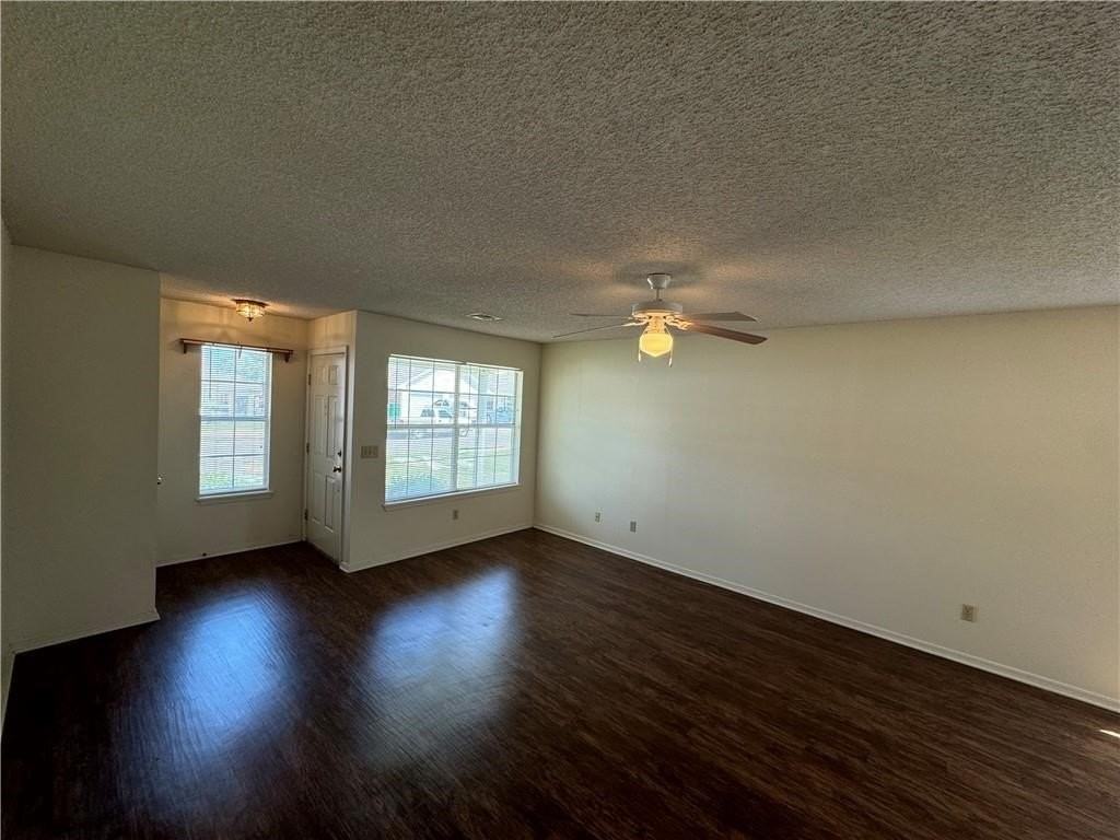 317 S 11th Pl - Photo 2 of 10