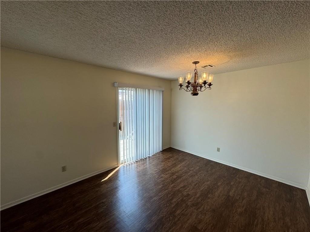 317 S 11th Pl - Photo 4 of 10