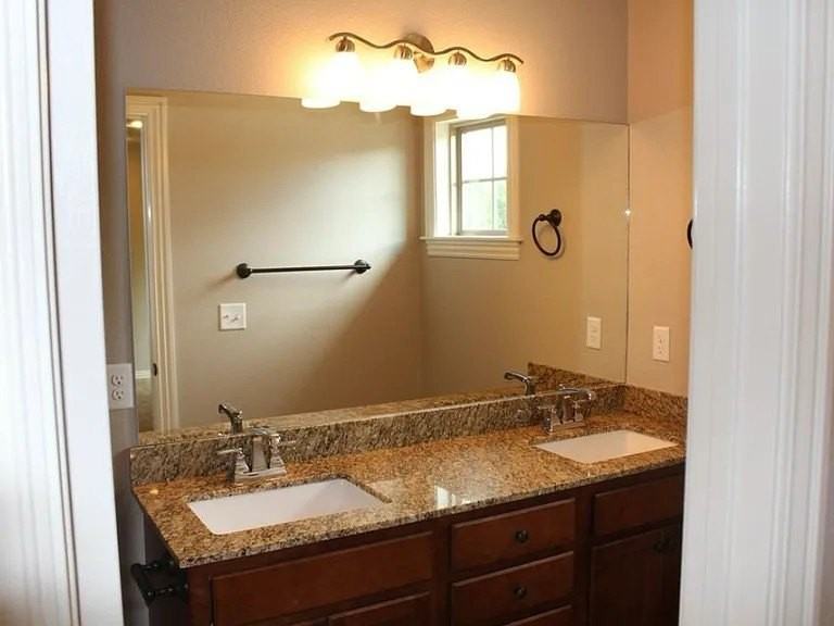 194 Old Farmington Rd - Photo 6 of 10