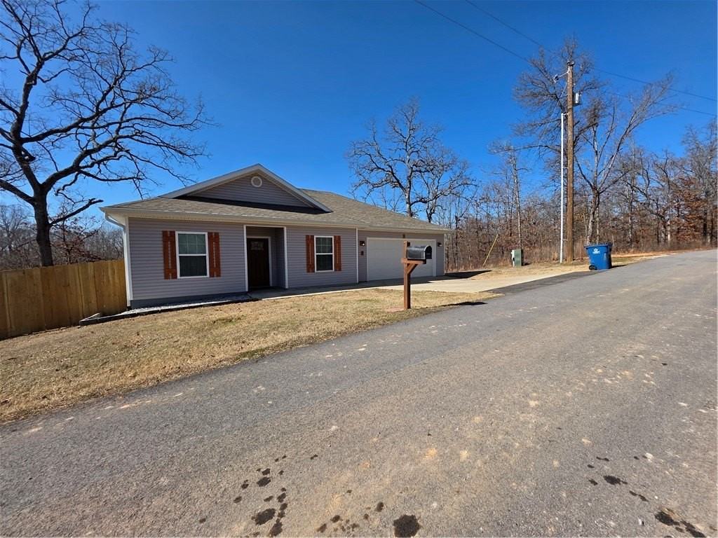 8 Horncastle Dr - Photo 3 of 27