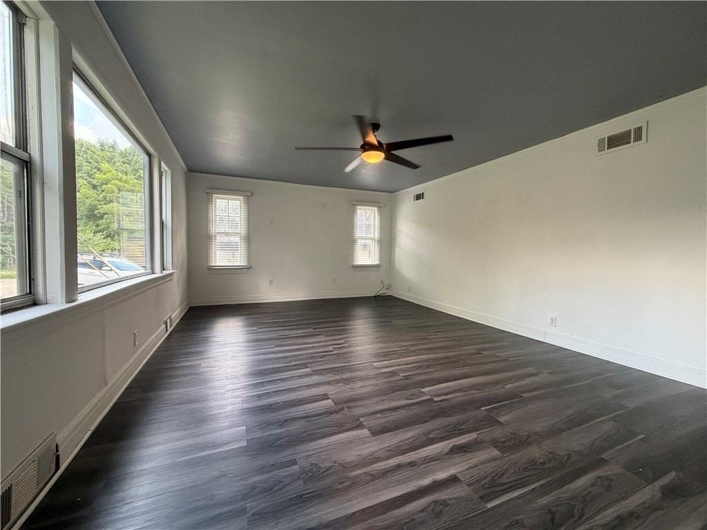 1095 S Ray Ave - Photo 2 of 24