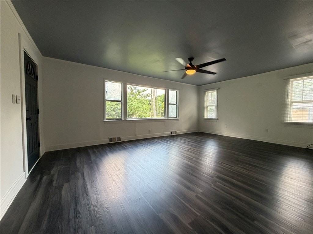 1095 S Ray Ave - Photo 4 of 24