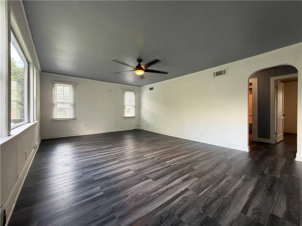 1095 S Ray Ave - Photo 5 of 24