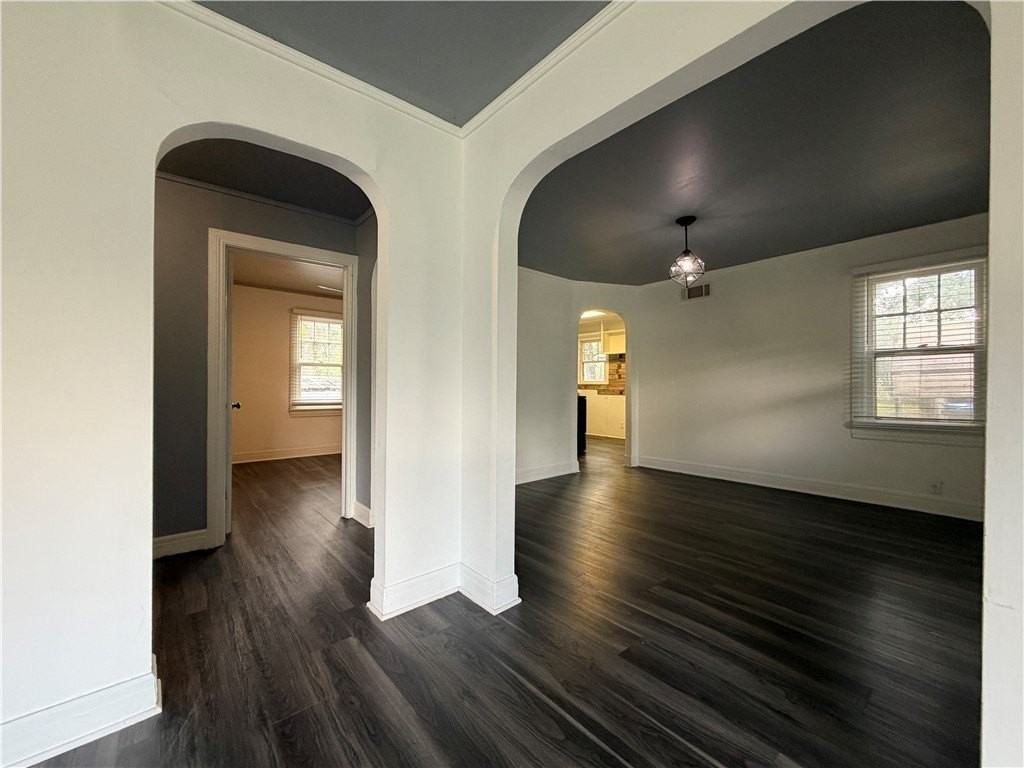 1095 S Ray Ave - Photo 6 of 24