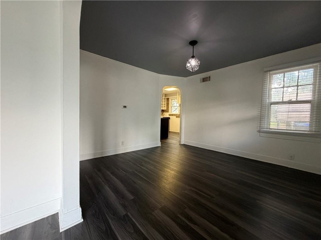1095 S Ray Ave - Photo 7 of 24