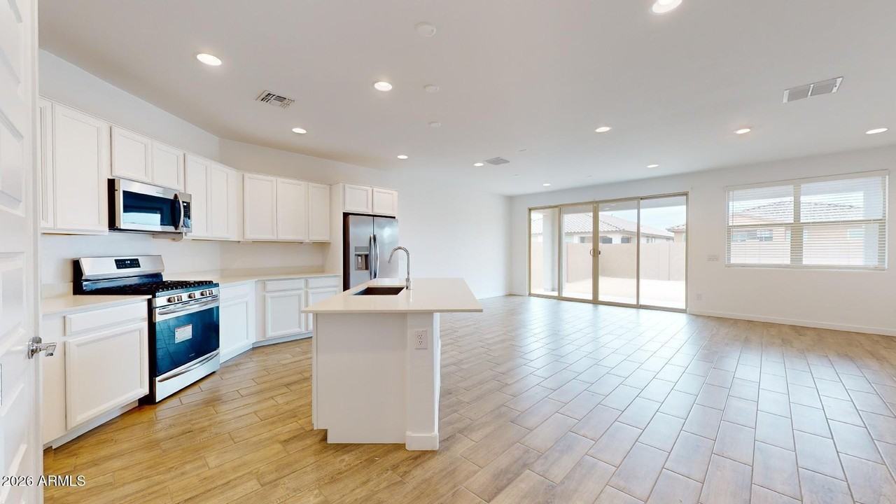 9332 W Encinas Ln - Photo 6 of 43