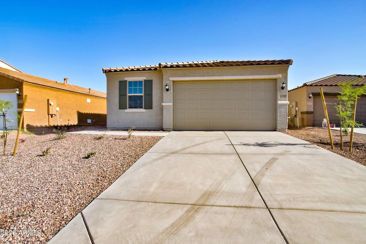 12340 W Kaler Dr - Photo 3 of 36