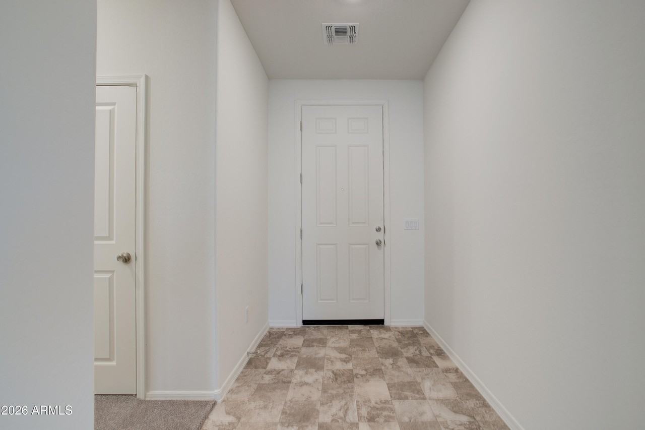 12340 W Kaler Dr - Photo 7 of 36