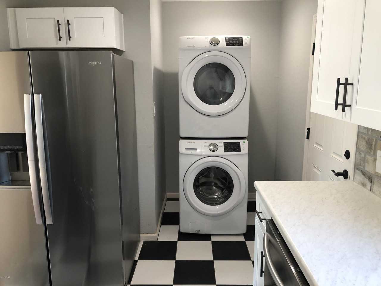725 E Moreland St - Photo 5 of 20
