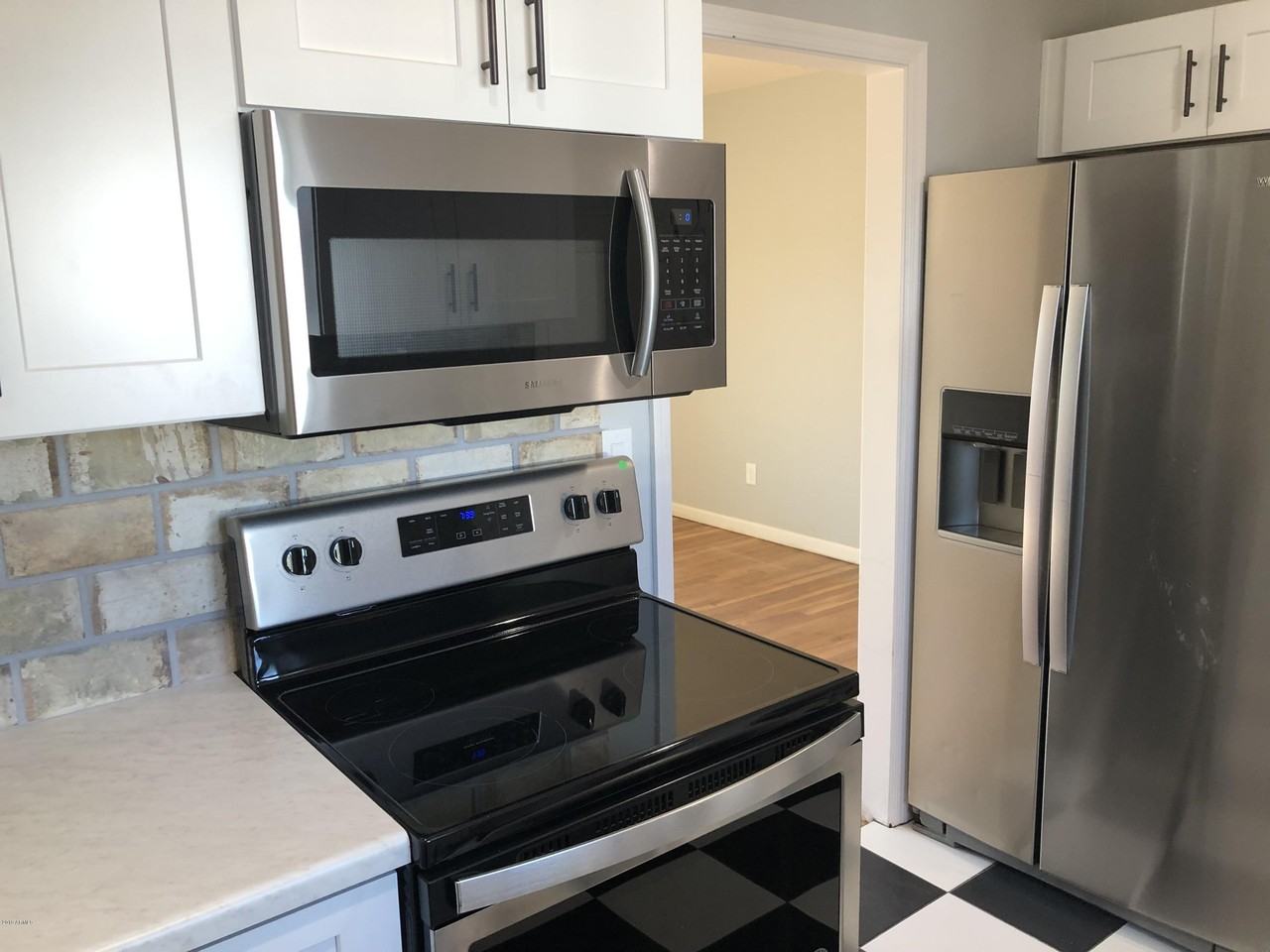 725 E Moreland St - Photo 6 of 20