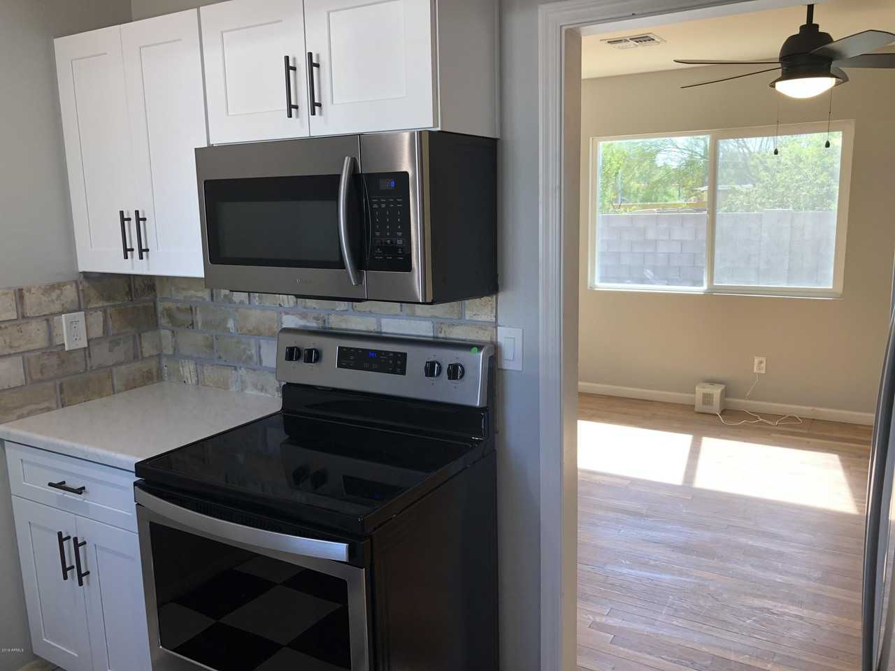 725 E Moreland St - Photo 7 of 20