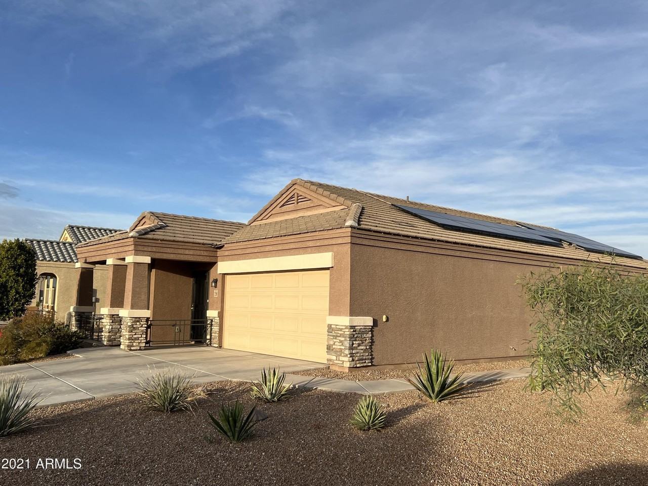 2210 N St Bonita Ln - Photo 2 of 27
