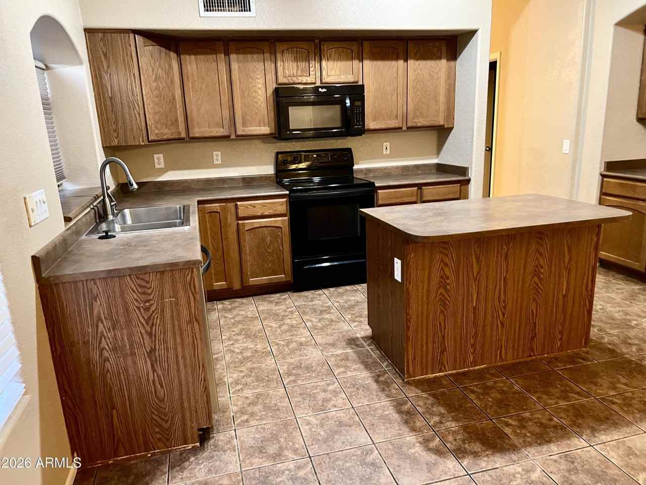 2641 N 109th Ave - Photo 6 of 15