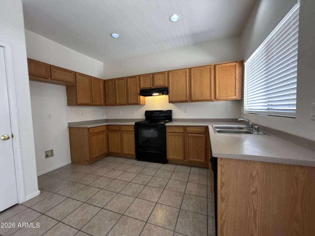 6809 W Nicolet Ave - Photo 6 of 30