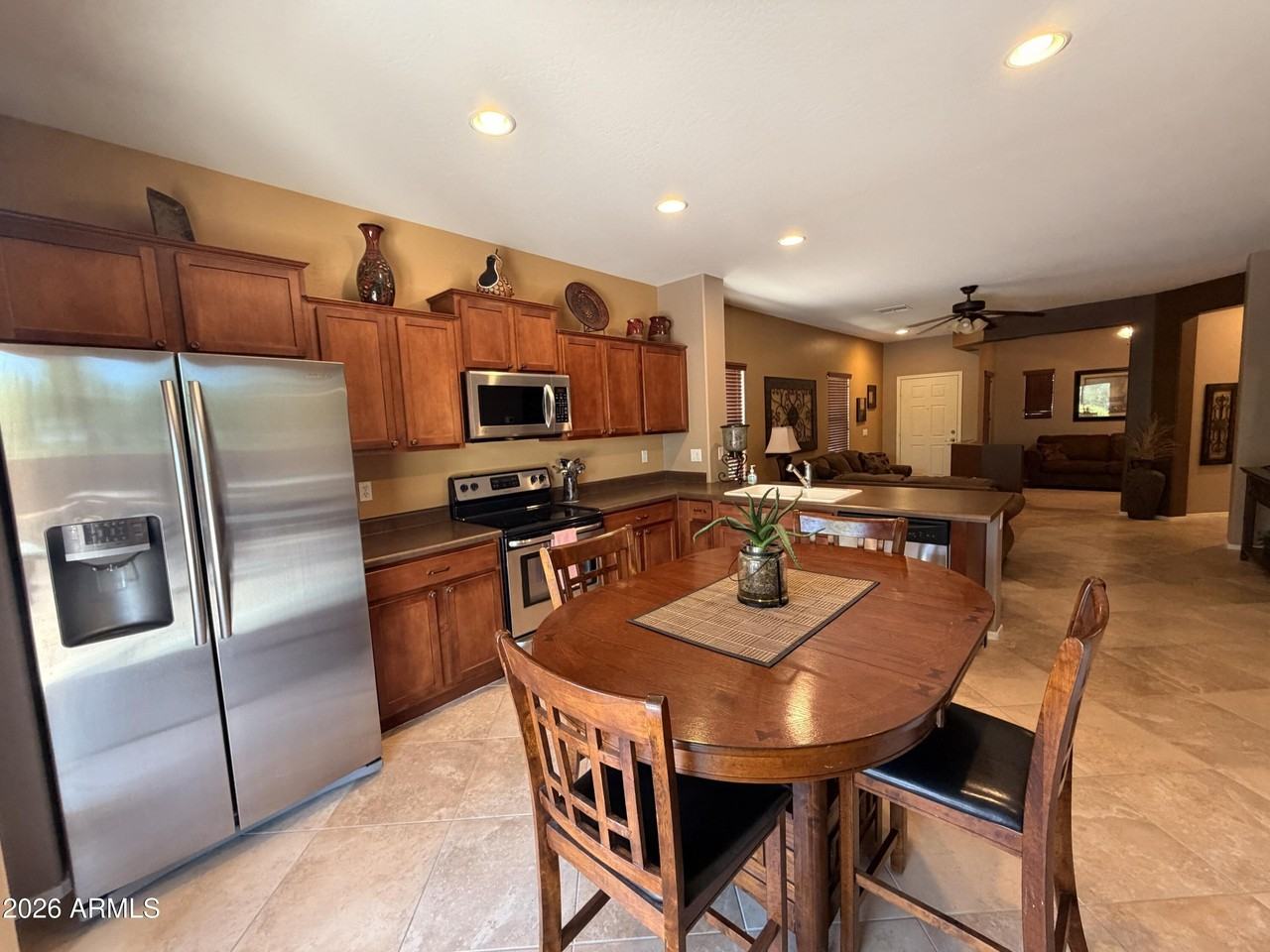 2312 N Hudson Dr - Photo 5 of 50