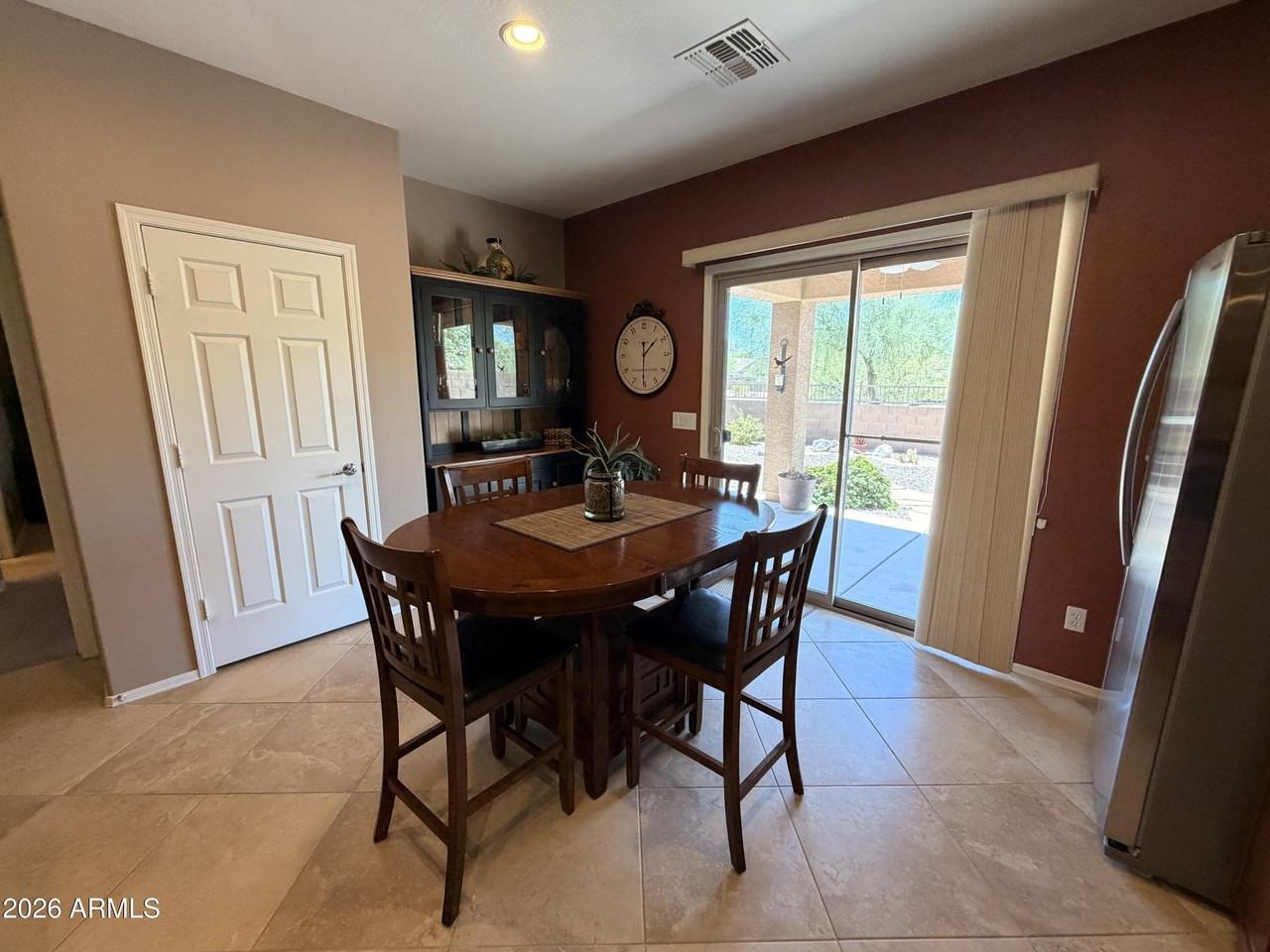 2312 N Hudson Dr - Photo 6 of 50