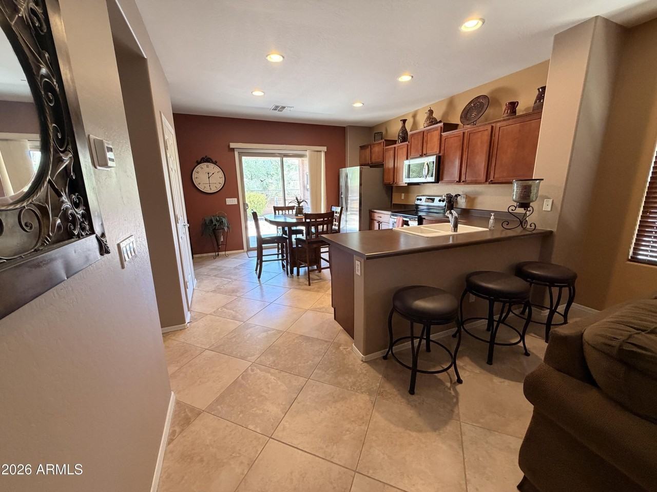 2312 N Hudson Dr - Photo 7 of 50