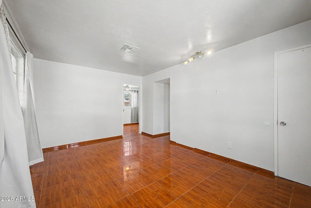 1823 E Sunland Ave - Photo 6 of 23