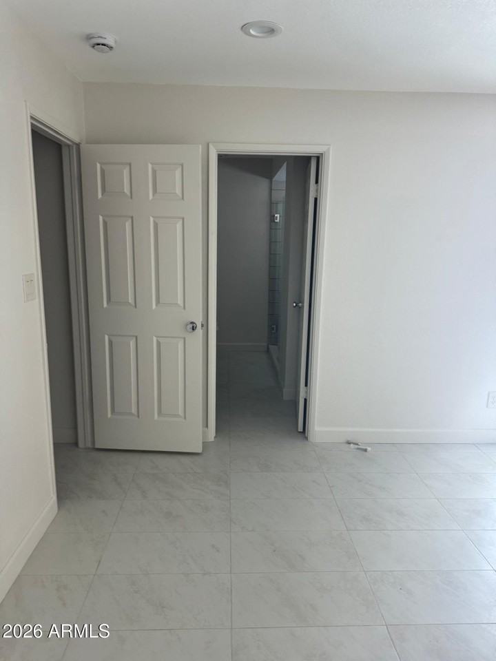 8837 W Highland Ave - Photo 6 of 21