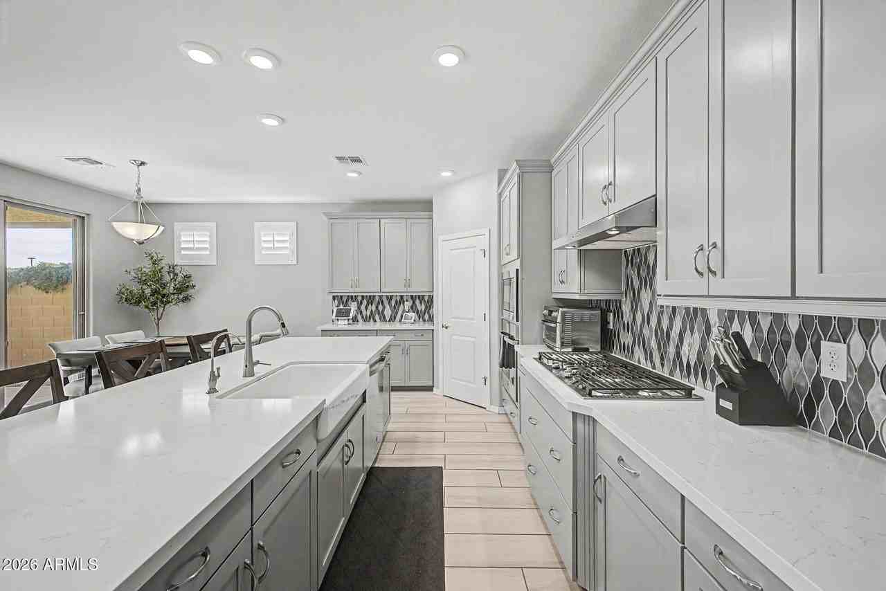 19987 W Glenrosa Ave - Photo 5 of 50