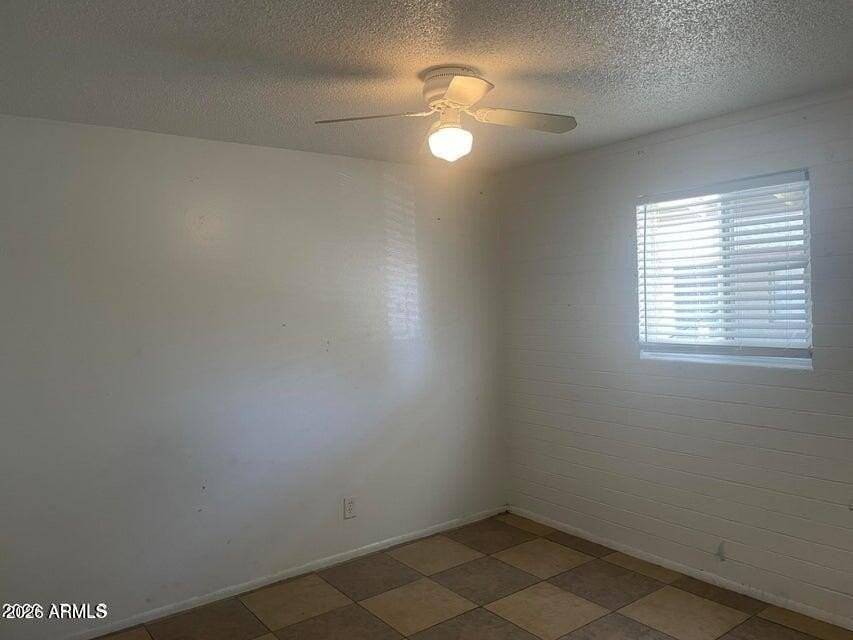 2633 W Belmont Ave #2 - Photo 3 of 8