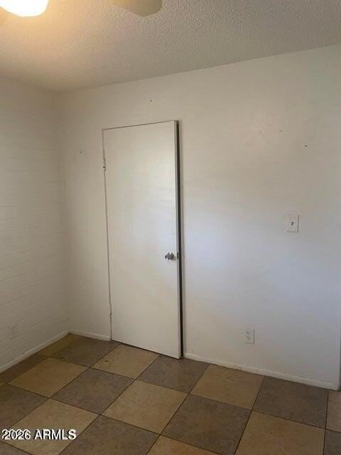 2633 W Belmont Ave #2 - Photo 5 of 8