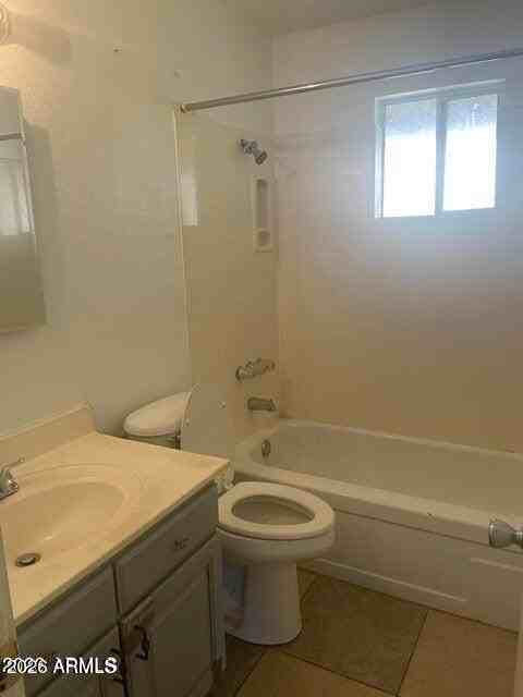 2633 W Belmont Ave #2 - Photo 7 of 8