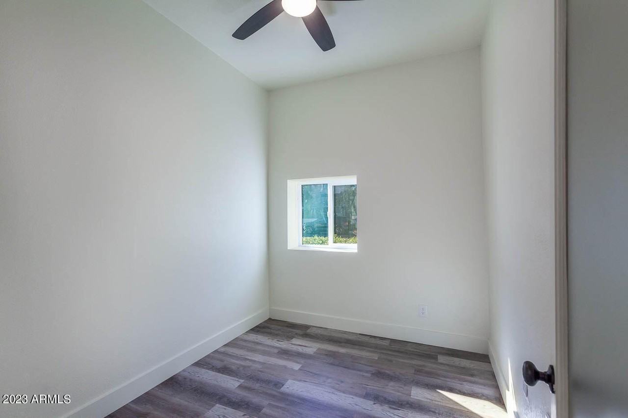 287 E Frye Rd #1 - Photo 4 of 14